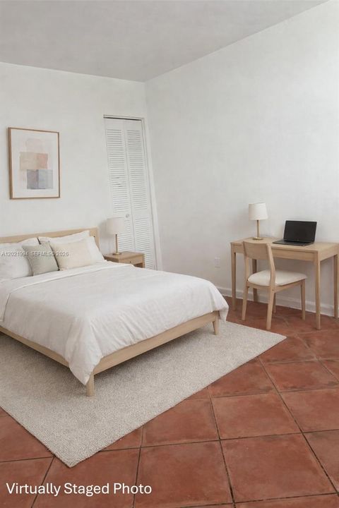 For Sale: $210,000 (2 beds, 2 baths, 900 Square Feet)