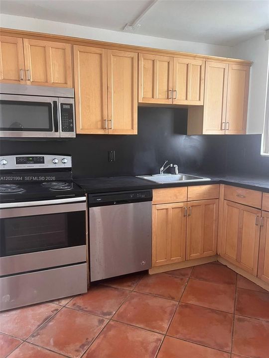 For Sale: $210,000 (2 beds, 2 baths, 900 Square Feet)