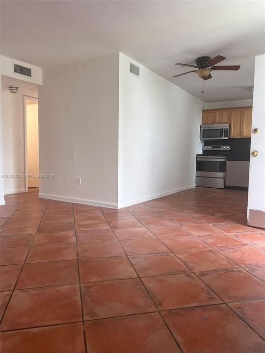 For Sale: $210,000 (2 beds, 2 baths, 900 Square Feet)