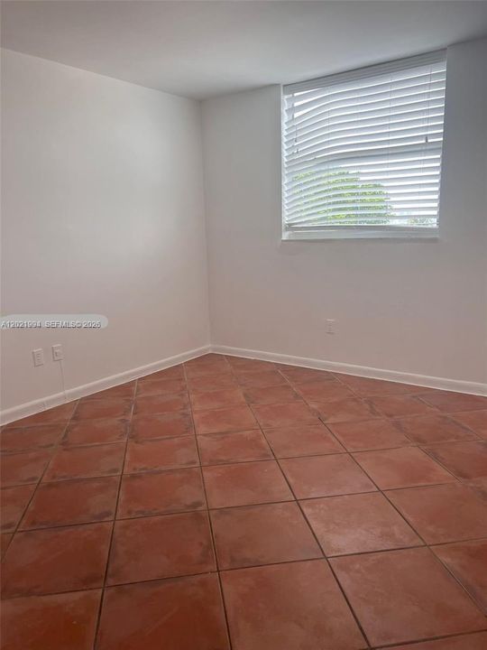 For Sale: $210,000 (2 beds, 2 baths, 900 Square Feet)
