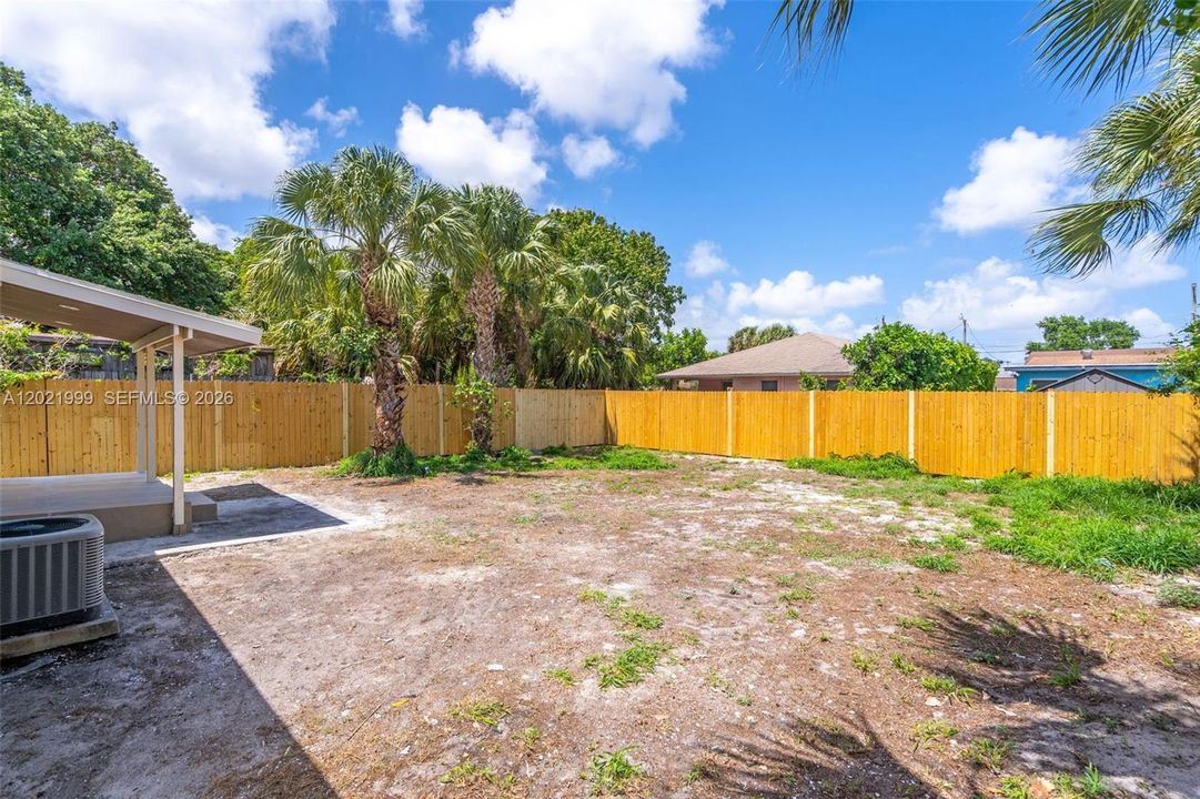 For Rent: $2,000 (2 beds, 1 baths, 725 Square Feet)