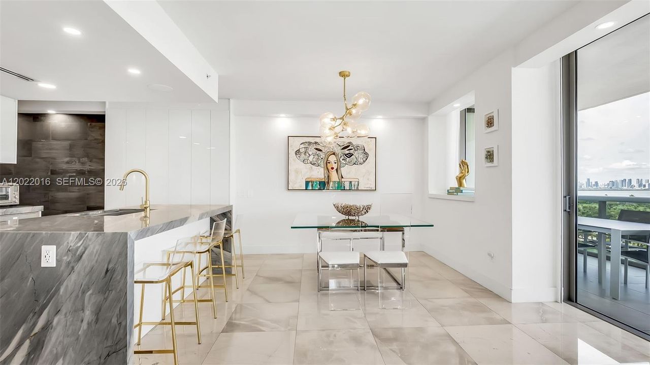 For Rent: $14,000 (2 beds, 2 baths, 1323 Square Feet)