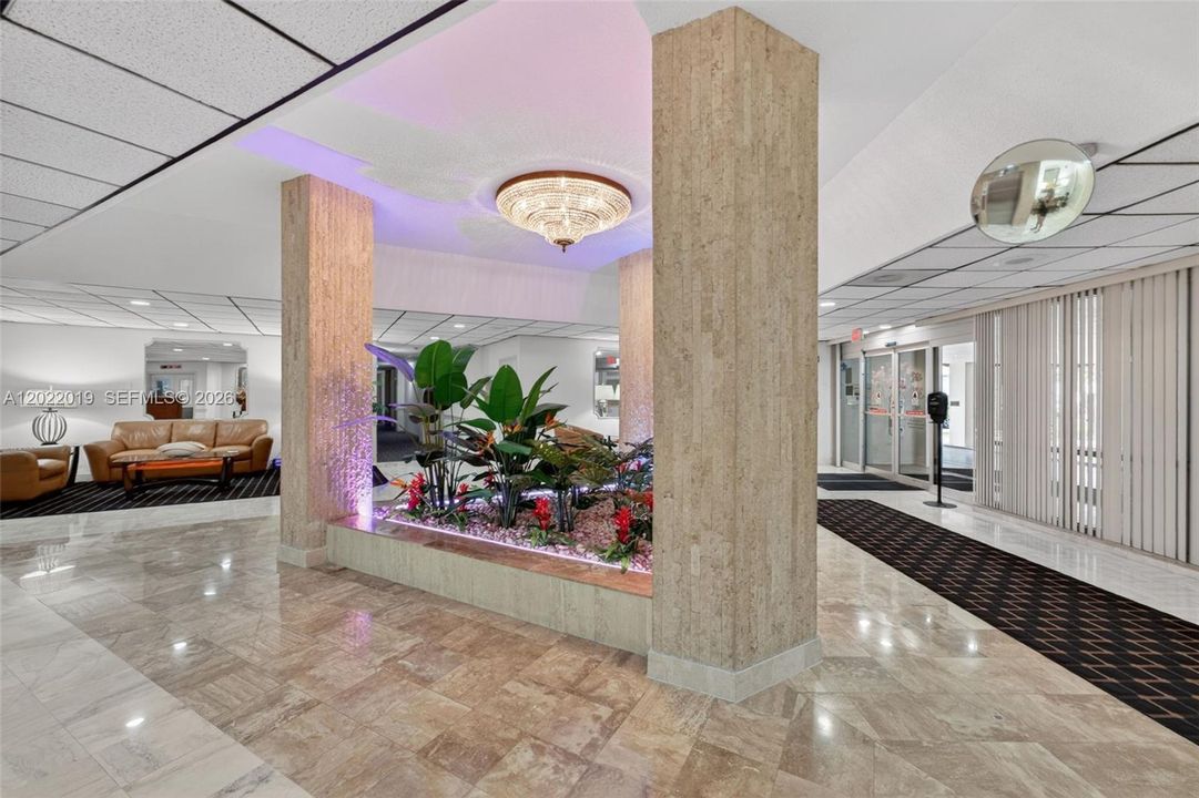 For Rent: $1,680 (1 beds, 1 baths, 900 Square Feet)