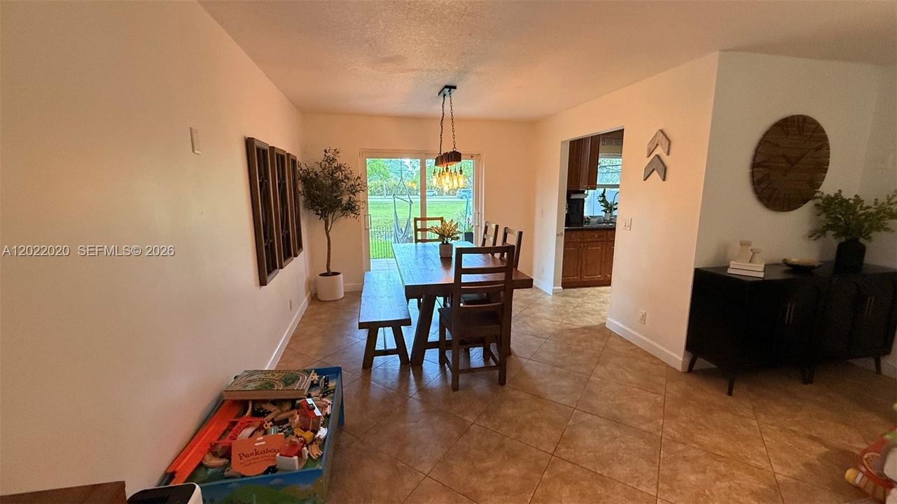 Activo con contrato: $539,500 (3 camas, 2 baños, 1620 Pies cuadrados)