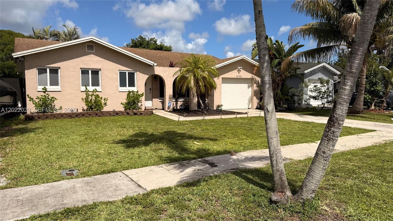 Activo con contrato: $539,500 (3 camas, 2 baños, 1620 Pies cuadrados)