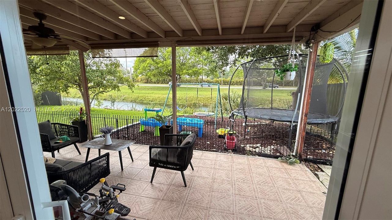 Activo con contrato: $539,500 (3 camas, 2 baños, 1620 Pies cuadrados)