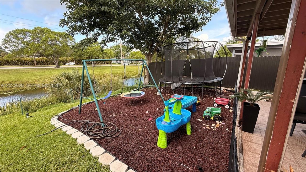 Activo con contrato: $539,500 (3 camas, 2 baños, 1620 Pies cuadrados)