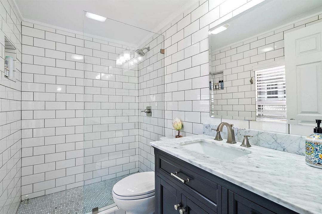 Apt Bath