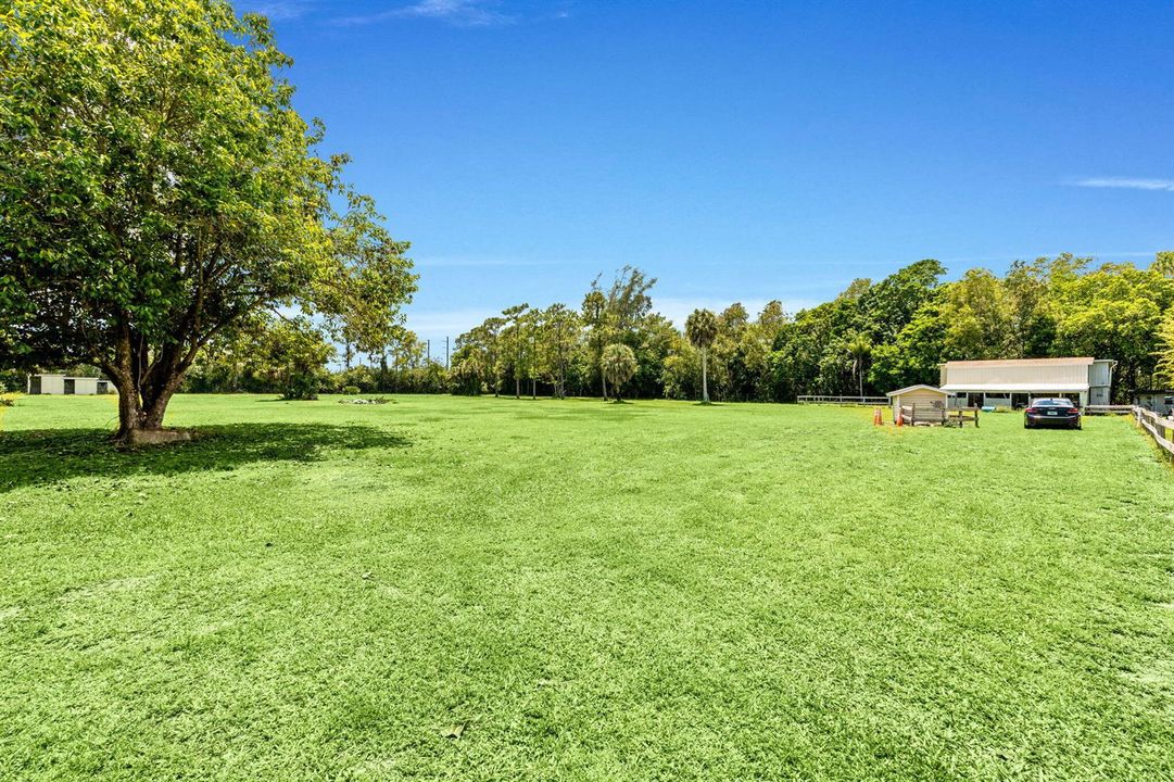 42-web-or-mls-A7406551