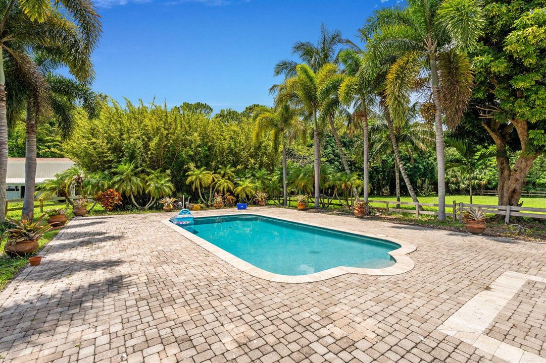 31-web-or-mls-A7406532