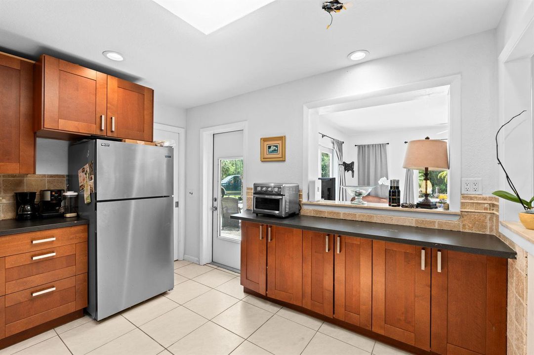 10-web-or-mls-A7406530