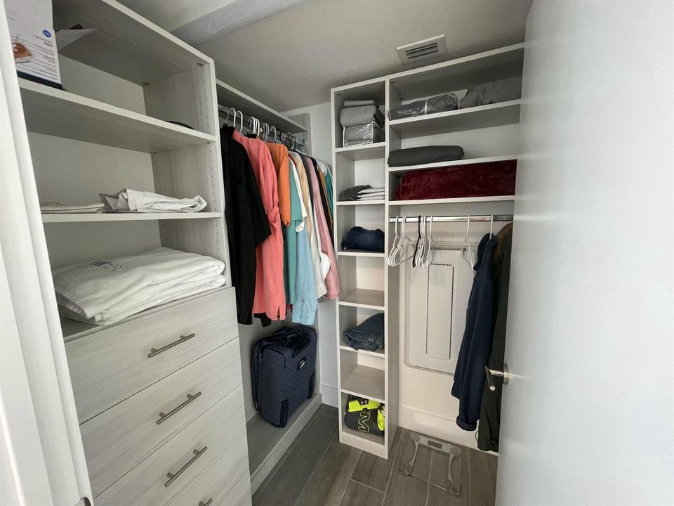 Master Bed Closet
