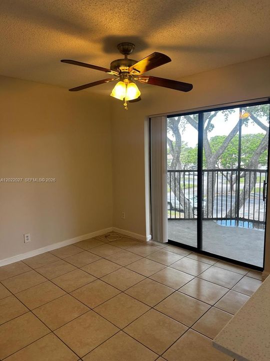 Active With Contract: $1,900 (1 beds, 1 baths, 770 Square Feet)
