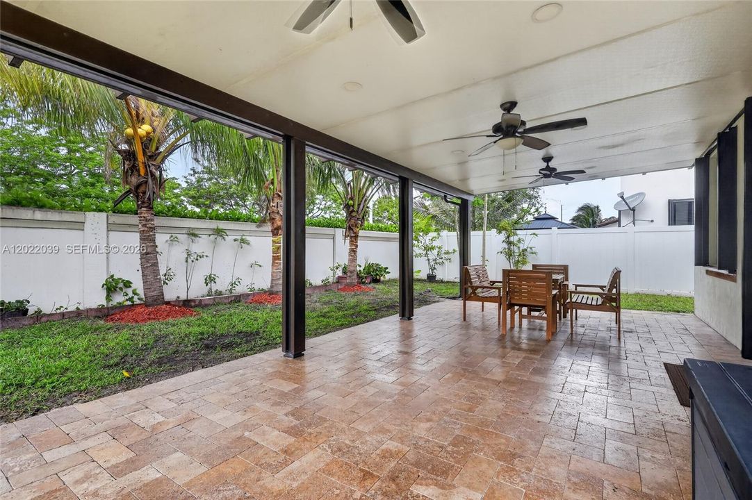 На продажу: $859,999 (5 спален, 4 ванн, 2930 Квадратных фут)