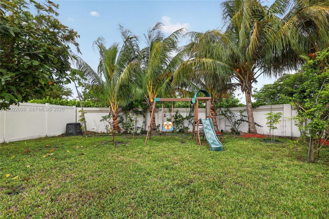 На продажу: $859,999 (5 спален, 4 ванн, 2930 Квадратных фут)