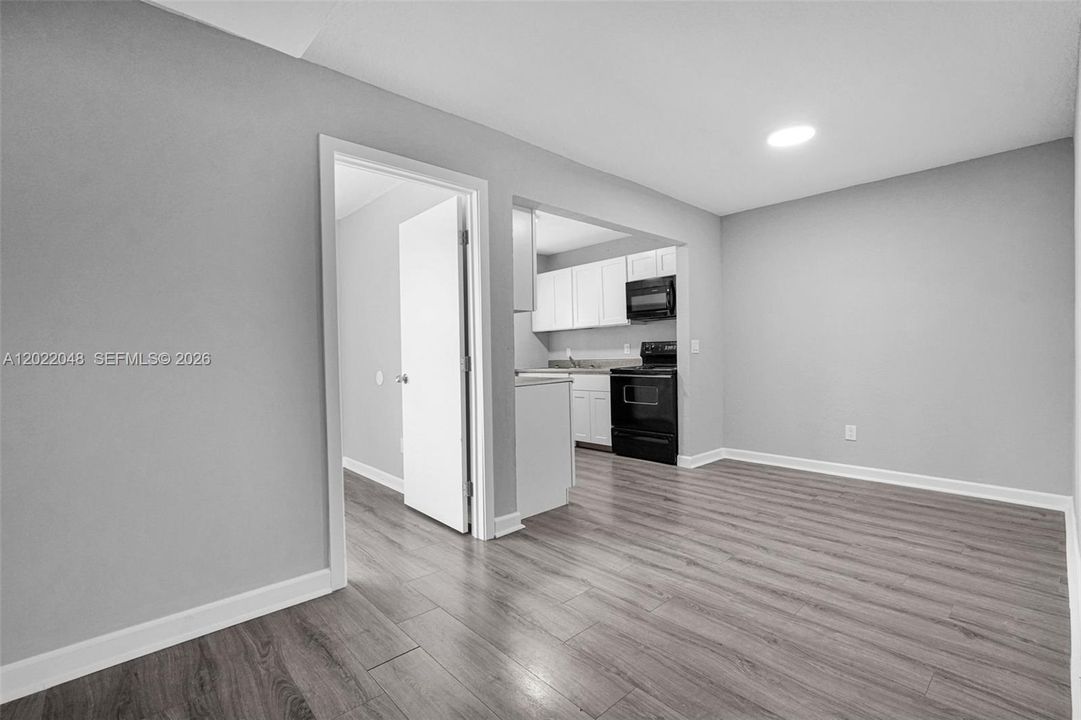 For Rent: $2,200 (3 beds, 2 baths, 771 Square Feet)
