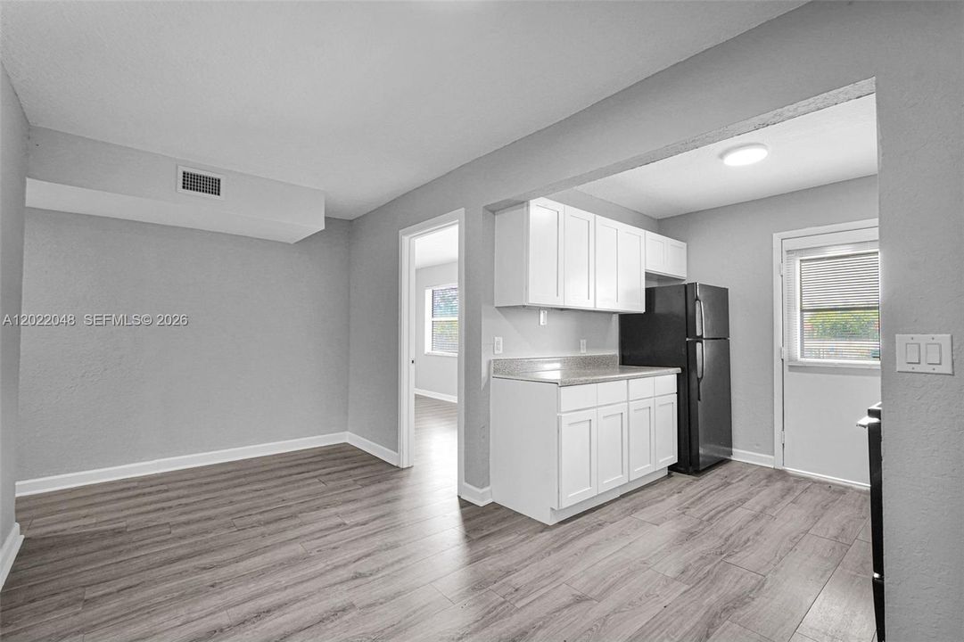 For Rent: $2,200 (3 beds, 2 baths, 771 Square Feet)