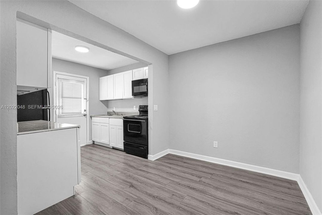 For Rent: $2,200 (3 beds, 2 baths, 771 Square Feet)