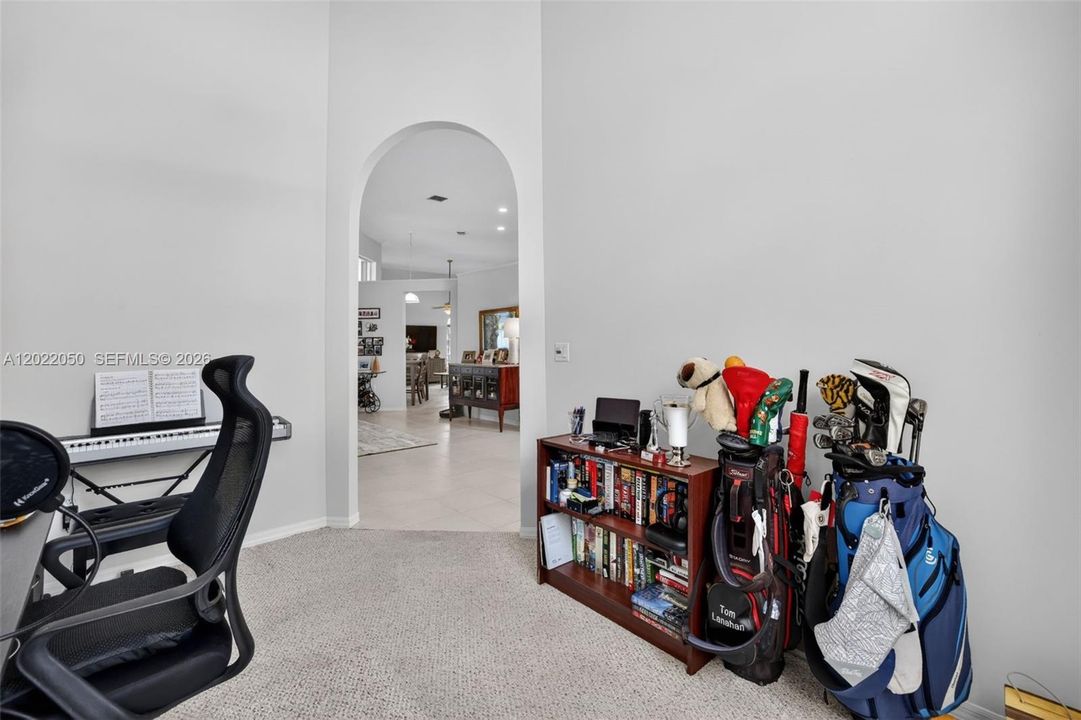 En Venta: $924,900 (5 camas, 3 baños, 2829 Pies cuadrados)