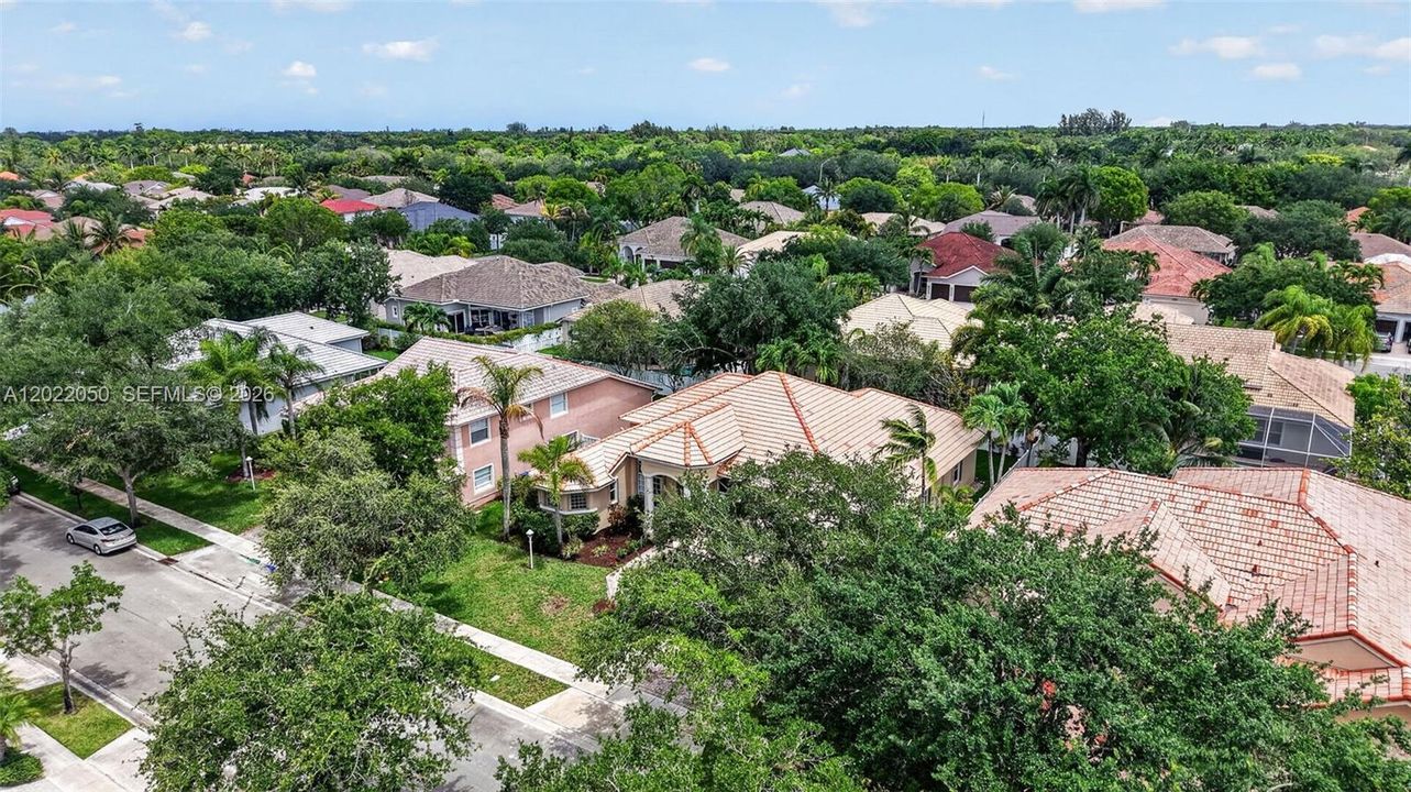 En Venta: $924,900 (5 camas, 3 baños, 2829 Pies cuadrados)