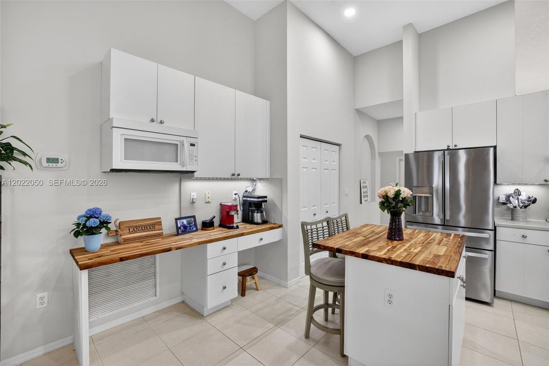 En Venta: $924,900 (5 camas, 3 baños, 2829 Pies cuadrados)