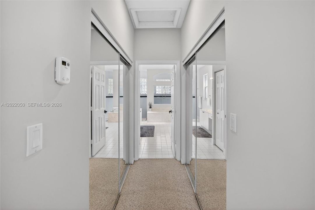 En Venta: $924,900 (5 camas, 3 baños, 2829 Pies cuadrados)