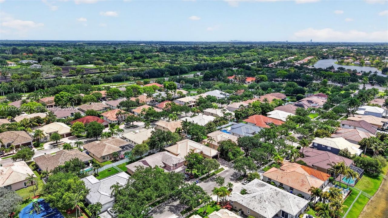 En Venta: $924,900 (5 camas, 3 baños, 2829 Pies cuadrados)
