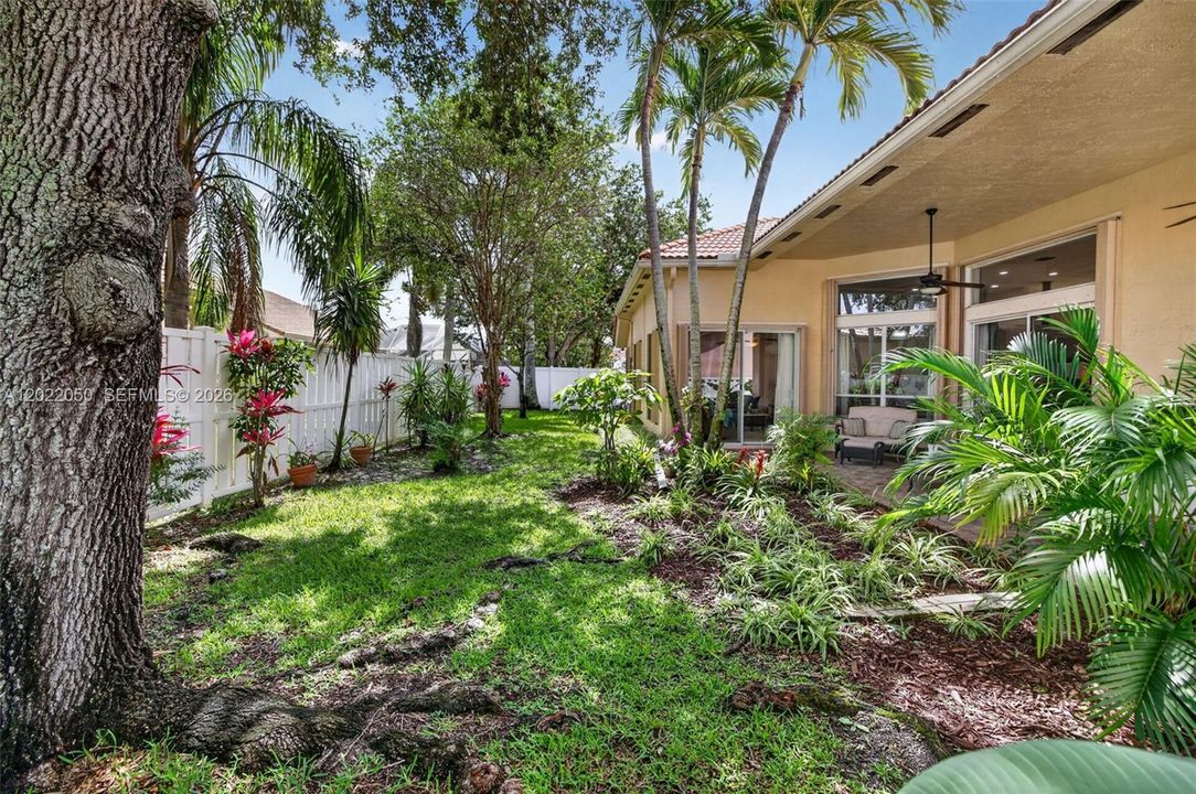 En Venta: $924,900 (5 camas, 3 baños, 2829 Pies cuadrados)
