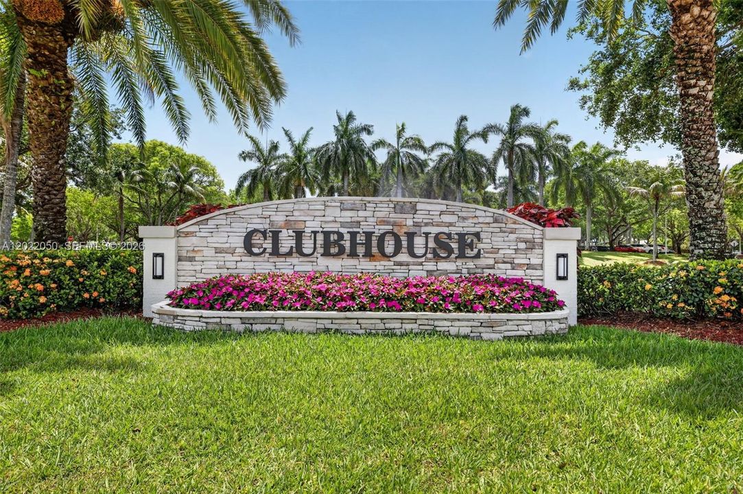 En Venta: $924,900 (5 camas, 3 baños, 2829 Pies cuadrados)