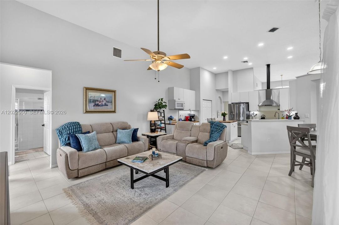 En Venta: $924,900 (5 camas, 3 baños, 2829 Pies cuadrados)