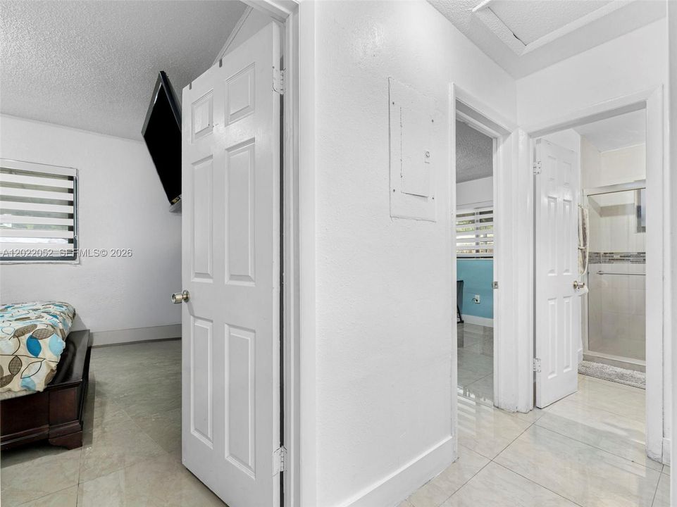 For Sale: $530,000 (3 beds, 2 baths, 1203 Square Feet)