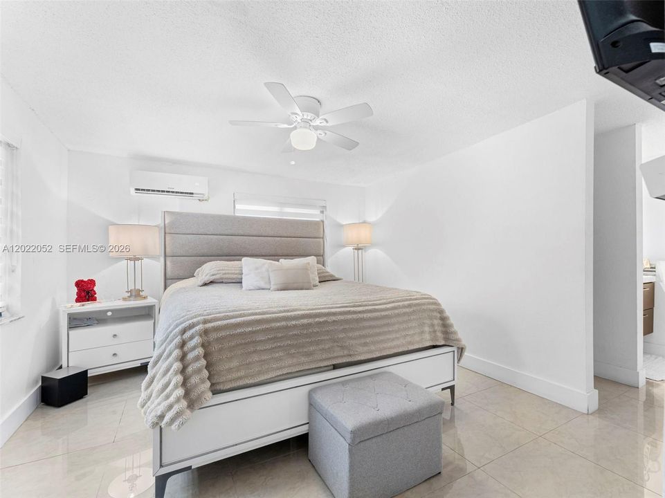 For Sale: $530,000 (3 beds, 2 baths, 1203 Square Feet)
