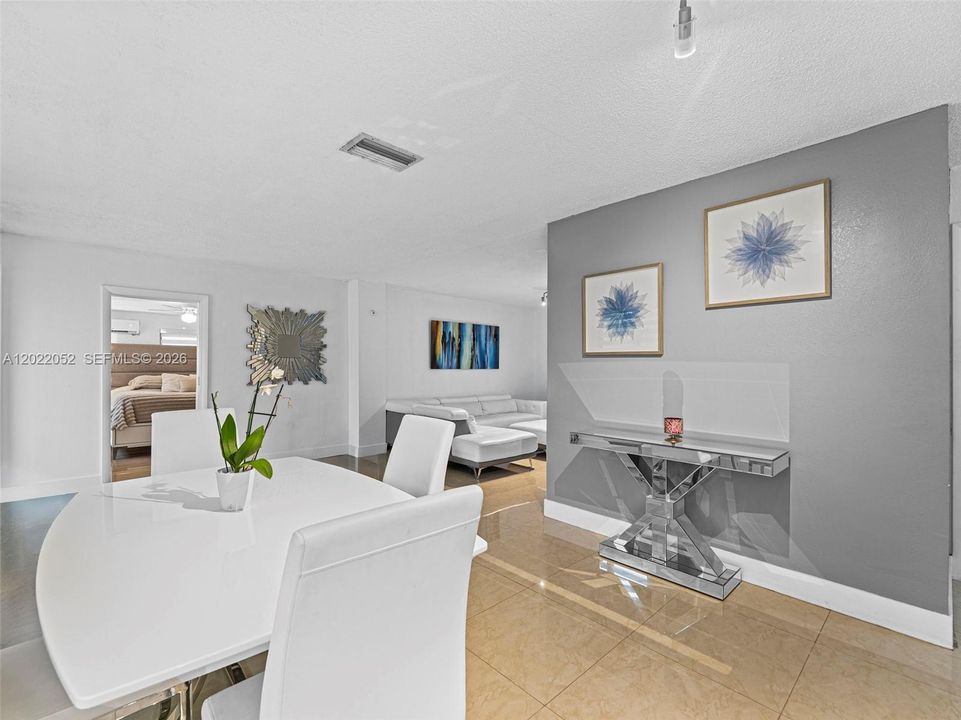 For Sale: $530,000 (3 beds, 2 baths, 1203 Square Feet)