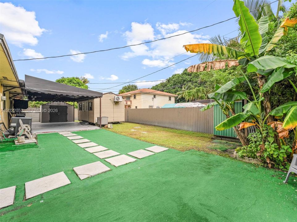 For Sale: $530,000 (3 beds, 2 baths, 1203 Square Feet)
