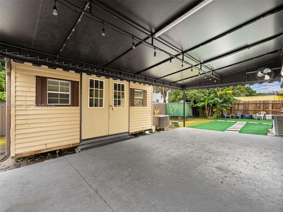 For Sale: $530,000 (3 beds, 2 baths, 1203 Square Feet)