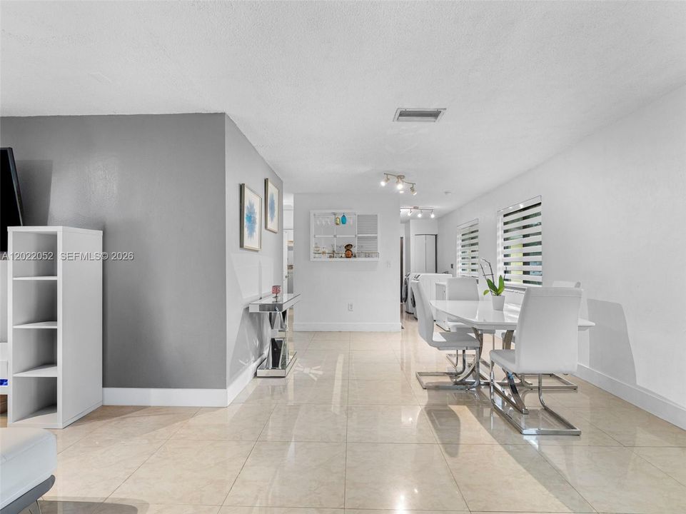 For Sale: $530,000 (3 beds, 2 baths, 1203 Square Feet)
