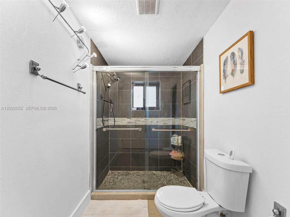 For Sale: $530,000 (3 beds, 2 baths, 1203 Square Feet)