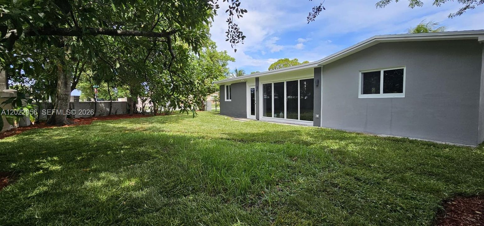 For Sale: $660,000 (4 beds, 2 baths, 1778 Square Feet)