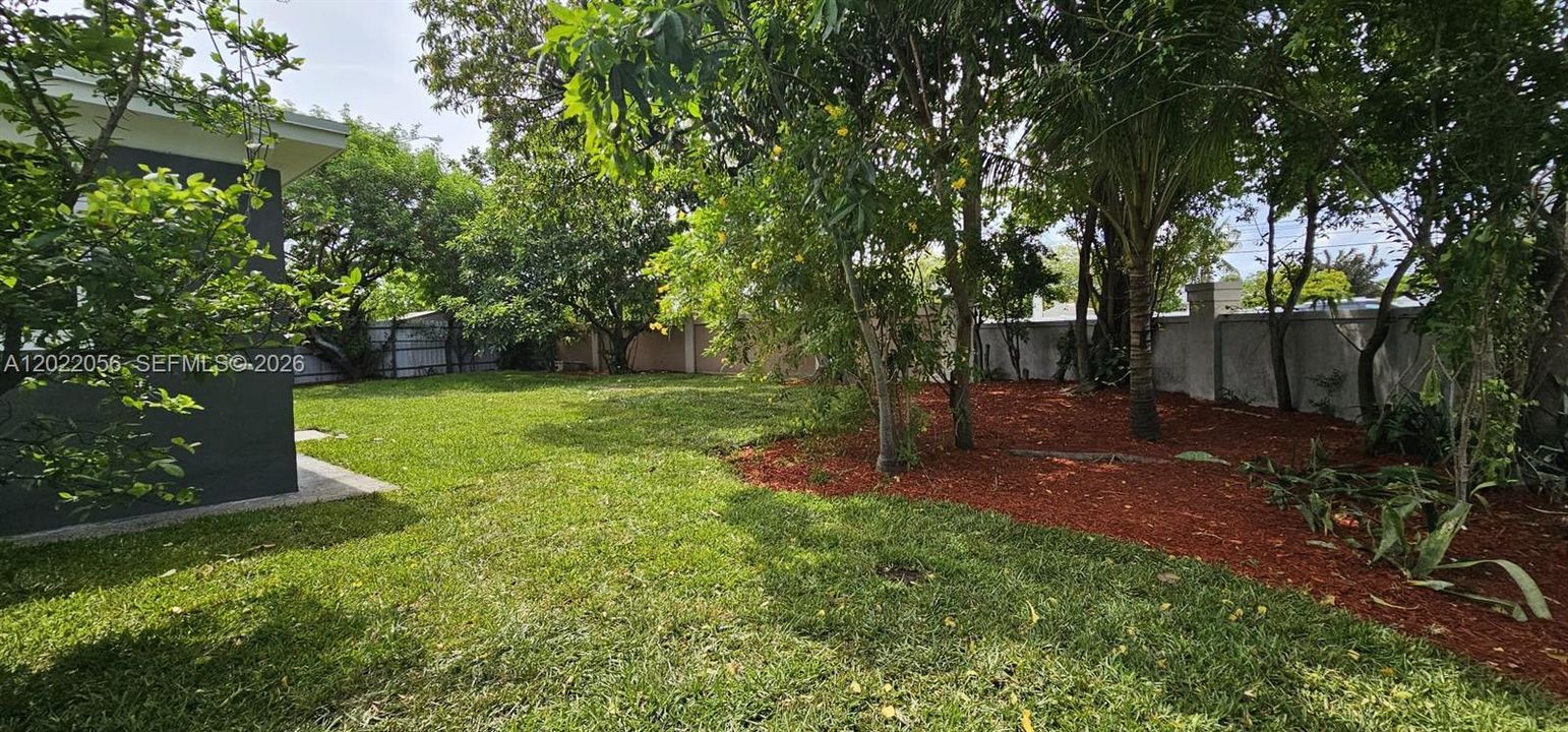 For Sale: $660,000 (4 beds, 2 baths, 1778 Square Feet)