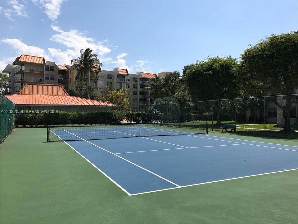 For Rent: $2,100 (2 beds, 1 baths, 1077 Square Feet)