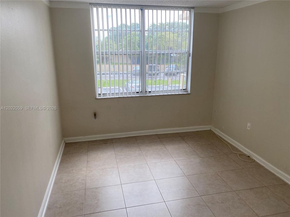 For Rent: $2,100 (2 beds, 1 baths, 1077 Square Feet)