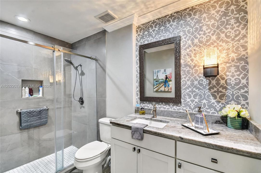 For Sale: $349,900 (3 beds, 2 baths, 1692 Square Feet)