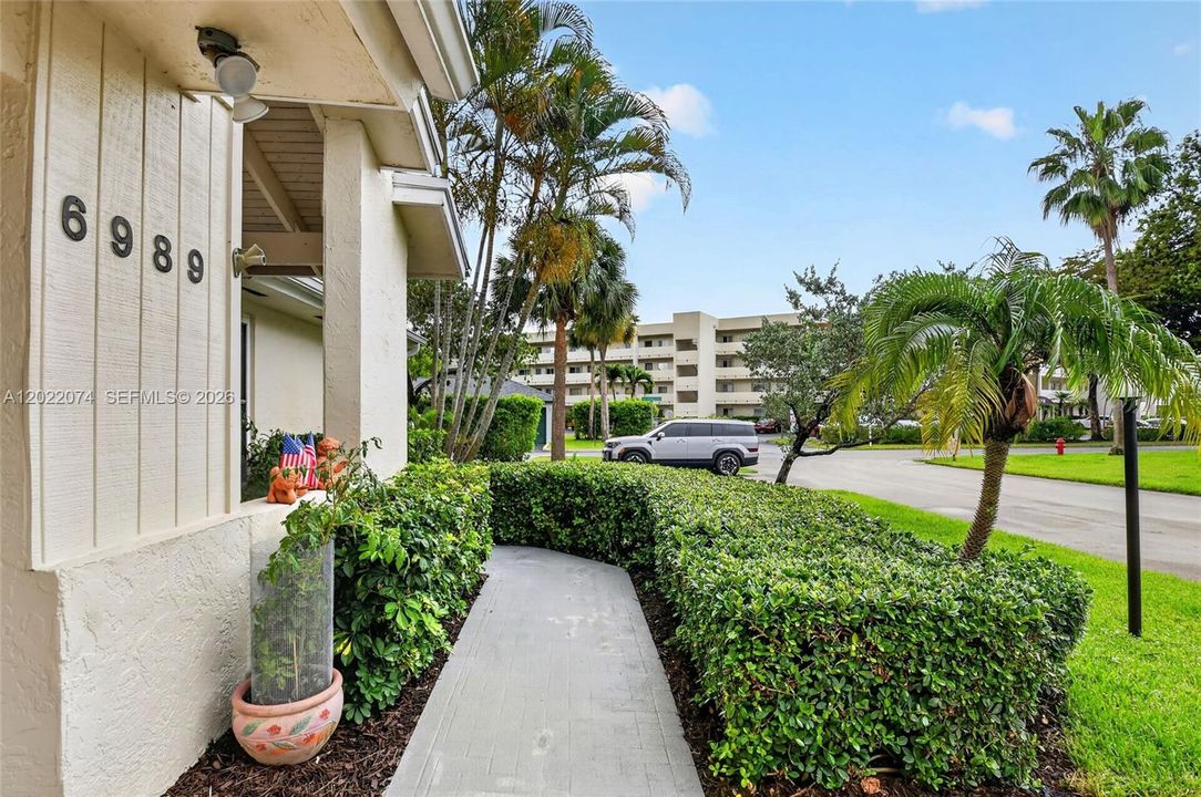 For Sale: $349,900 (3 beds, 2 baths, 1692 Square Feet)