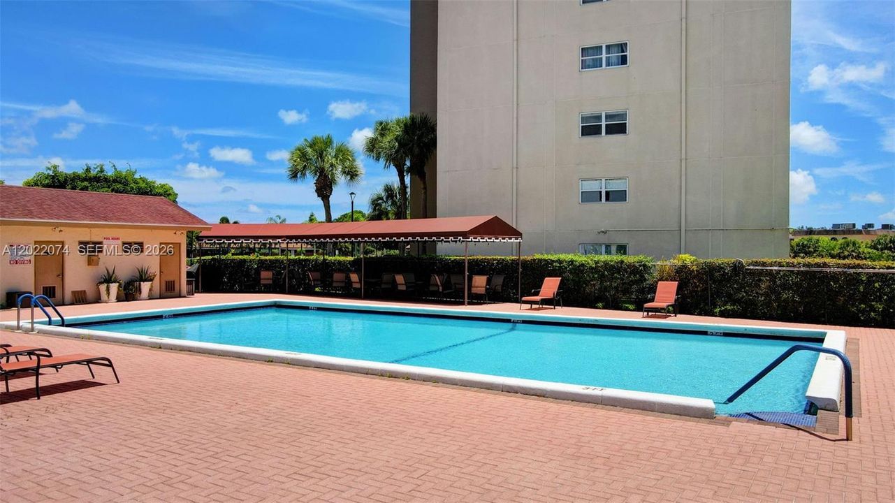 For Sale: $349,900 (3 beds, 2 baths, 1692 Square Feet)