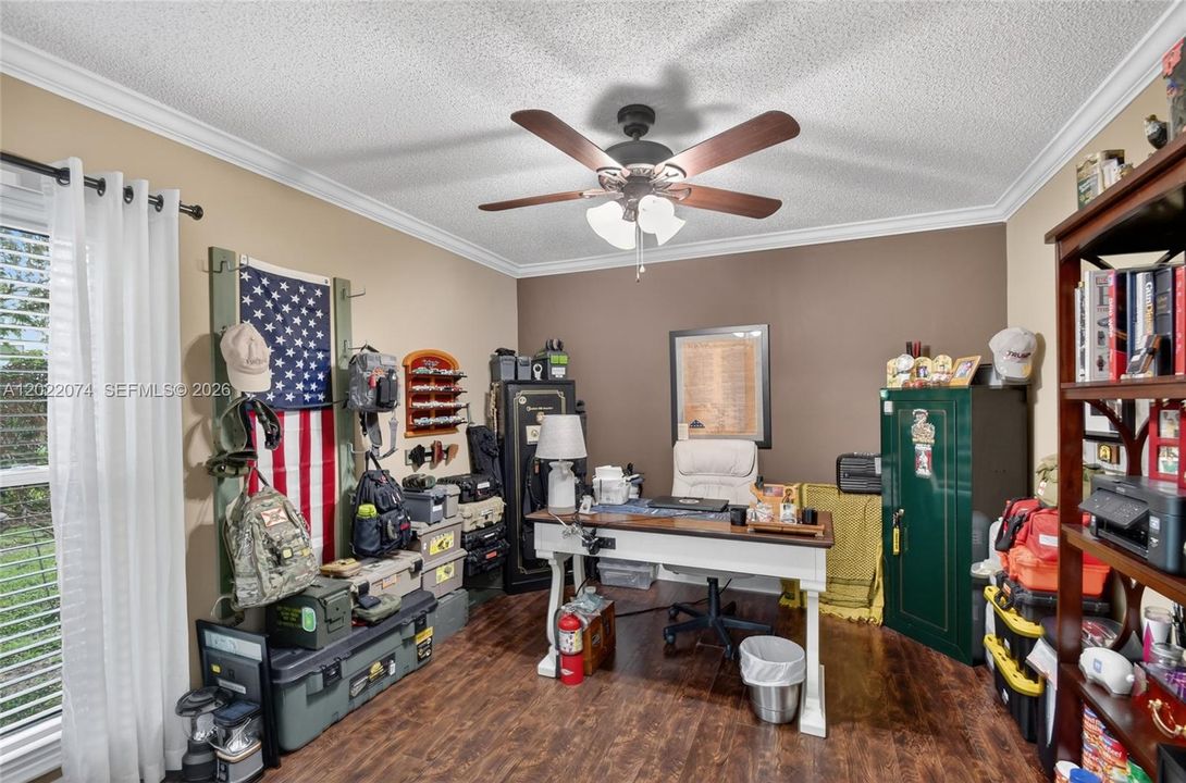 For Sale: $349,900 (3 beds, 2 baths, 1692 Square Feet)