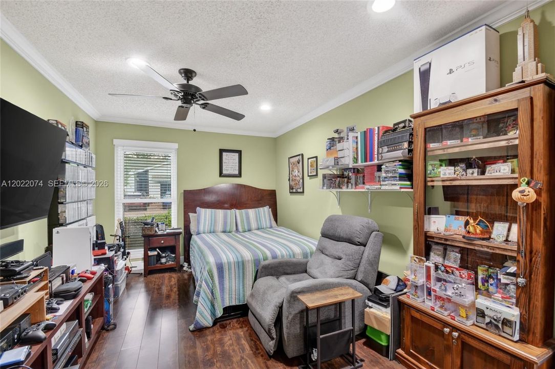 For Sale: $349,900 (3 beds, 2 baths, 1692 Square Feet)