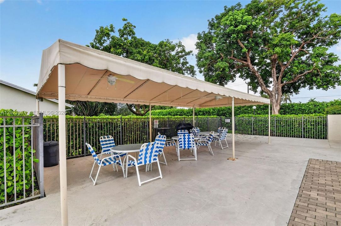 For Sale: $349,900 (3 beds, 2 baths, 1692 Square Feet)
