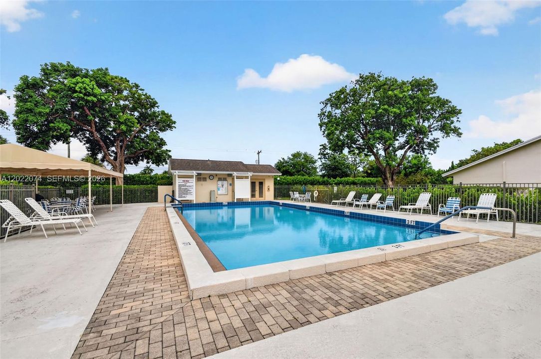 For Sale: $349,900 (3 beds, 2 baths, 1692 Square Feet)