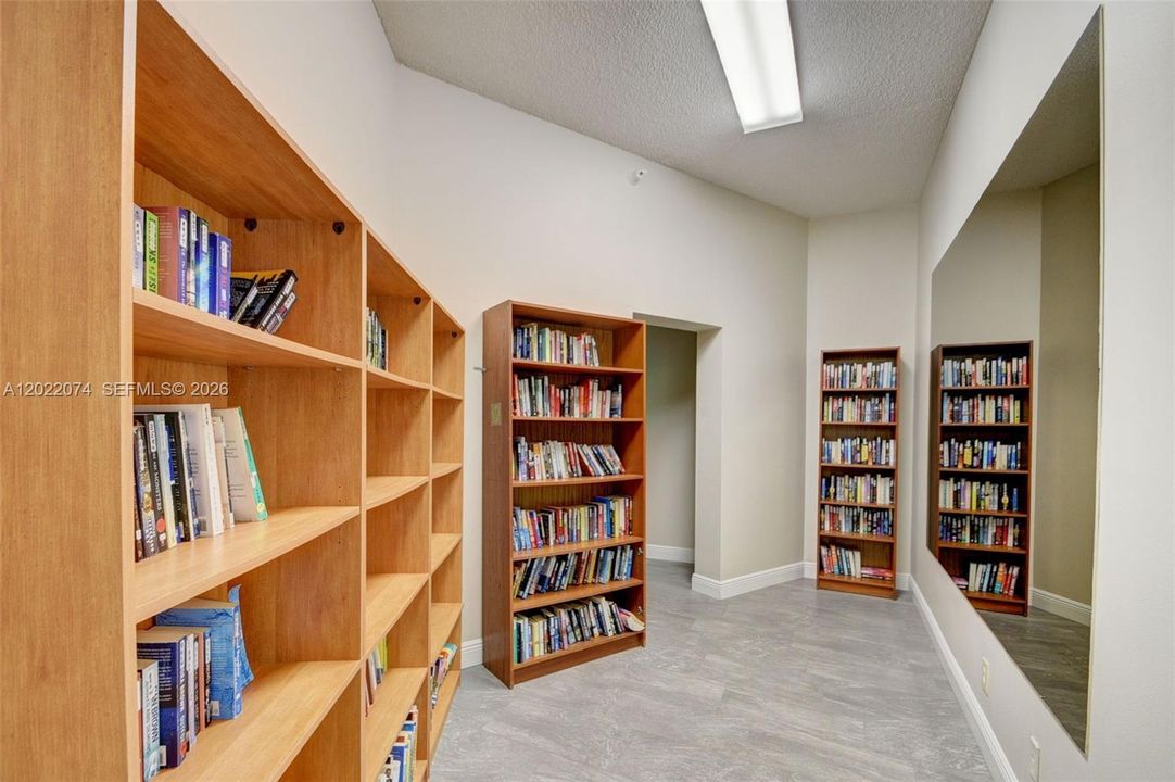 For Sale: $349,900 (3 beds, 2 baths, 1692 Square Feet)
