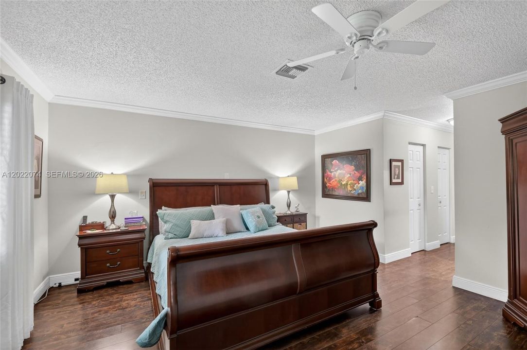 For Sale: $349,900 (3 beds, 2 baths, 1692 Square Feet)